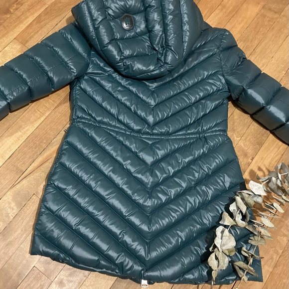 Mackage Arita coat worn 2-3 times in perfect condition. - Picture 5 of 7